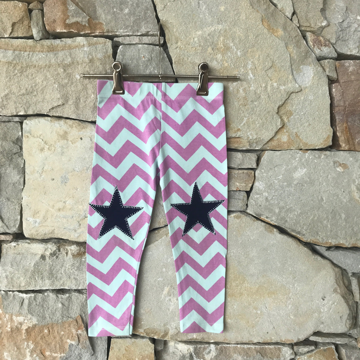 Star and zigzag leggings: Size 3