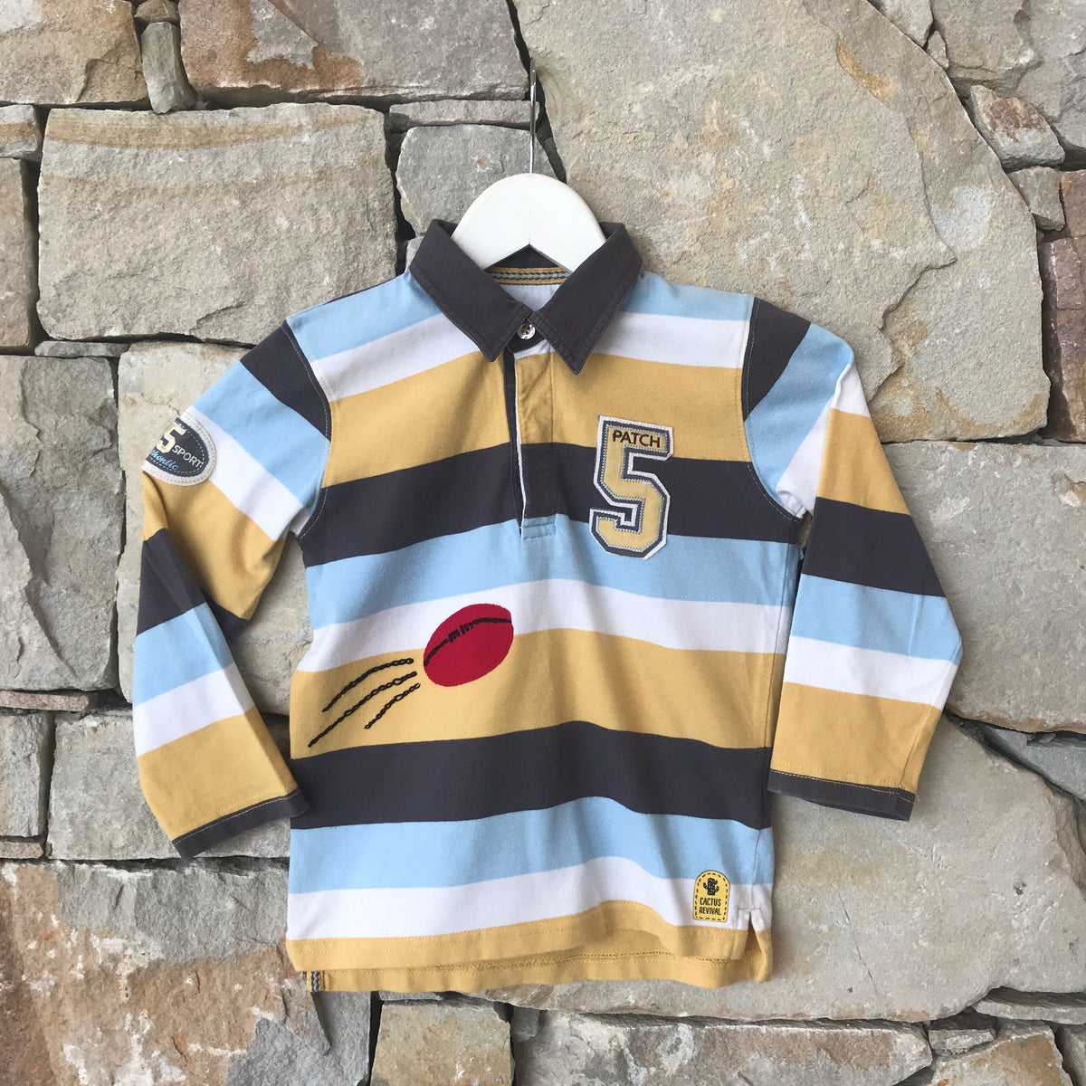 Rugby top: Size 4