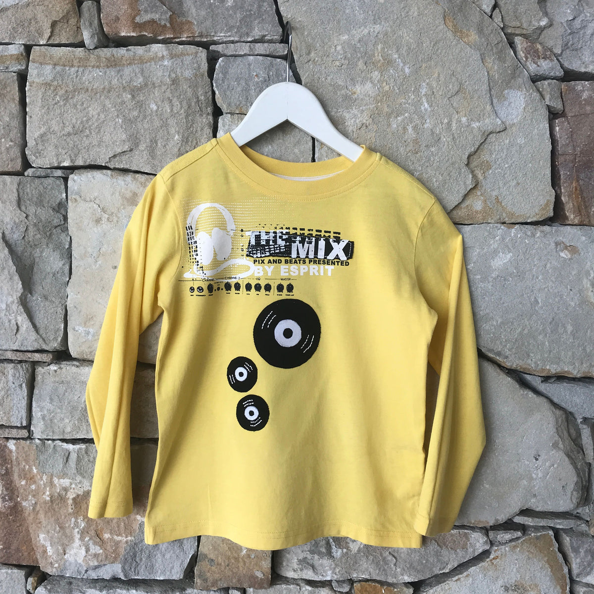 Long sleeved DJ t-shirt: Size 6-7